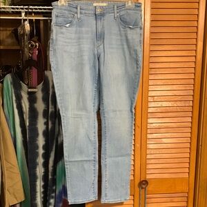 Levi’s classic midrise skinny jeans